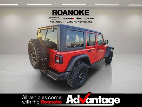 Used 2025 Jeep Wrangler Willys image 10