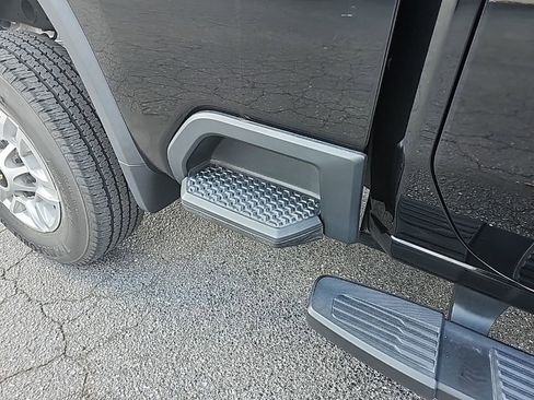 Used 2022 Chevrolet Silverado 2500 LT image 17