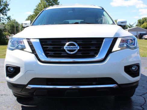 Used 2017 Nissan Pathfinder Platinum w/ Cargo Package FWD image 2