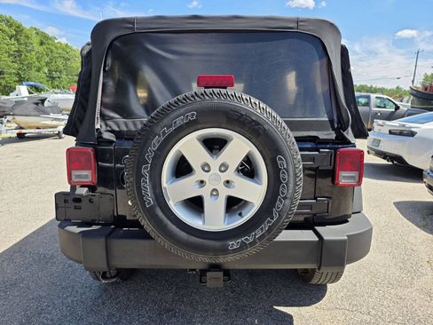 Used 2013 Jeep Wrangler Unlimited Sport AWD/4WD image 14