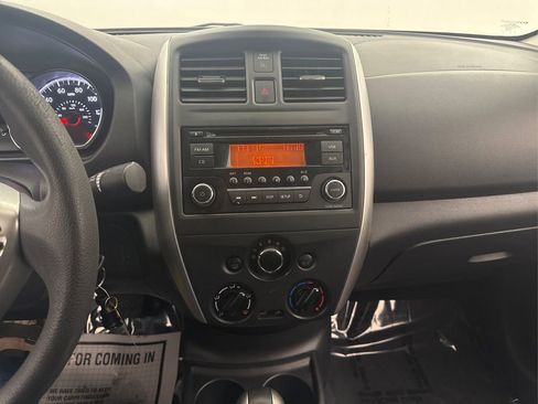 Used 2015 Nissan Versa SV image 29
