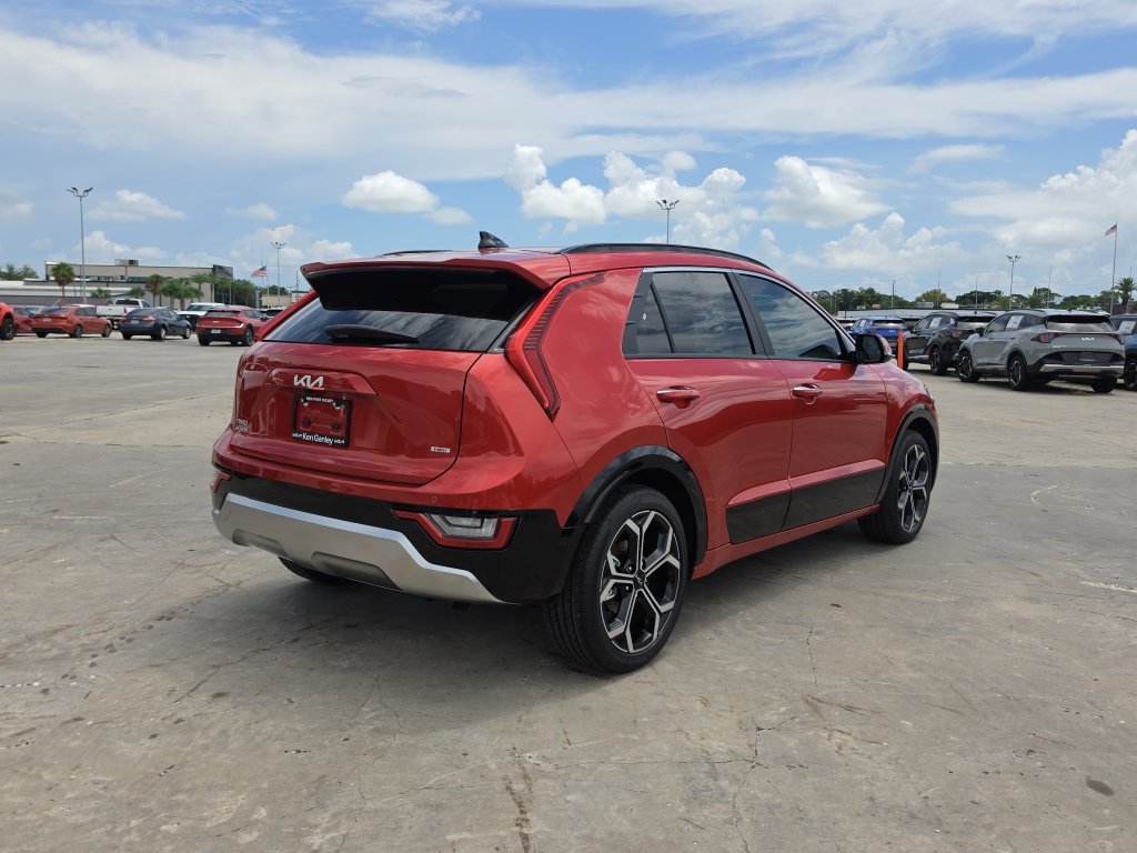 New 2026 Kia Niro SX Touring FWD image 8