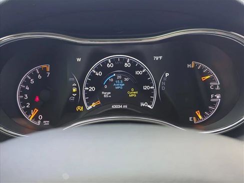 Used 2022 Jeep Grand Cherokee Laredo X image 6