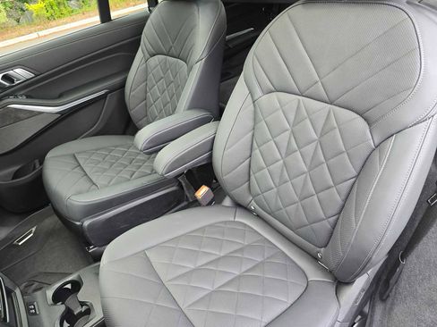 Used 2024 BMW X7 xDrive40i AWD/4WD image 17