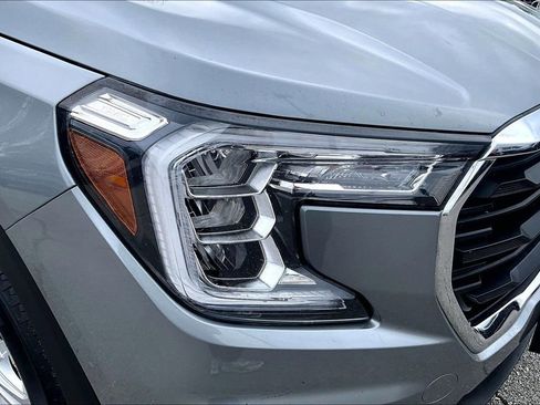Used 2024 GMC Terrain SLE FWD image 41