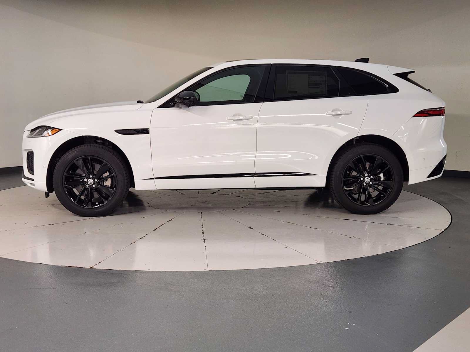 New 2026 Jaguar F-PACE R-Dynamic S AWD/4WD image 5