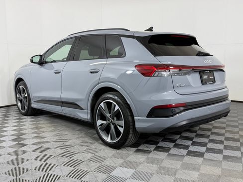 Used 2024 Audi Q4 e-tron Premium Plus w/ Premium Plus image 3