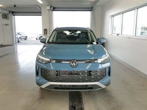 New 2026 Volkswagen Tiguan SE image 2