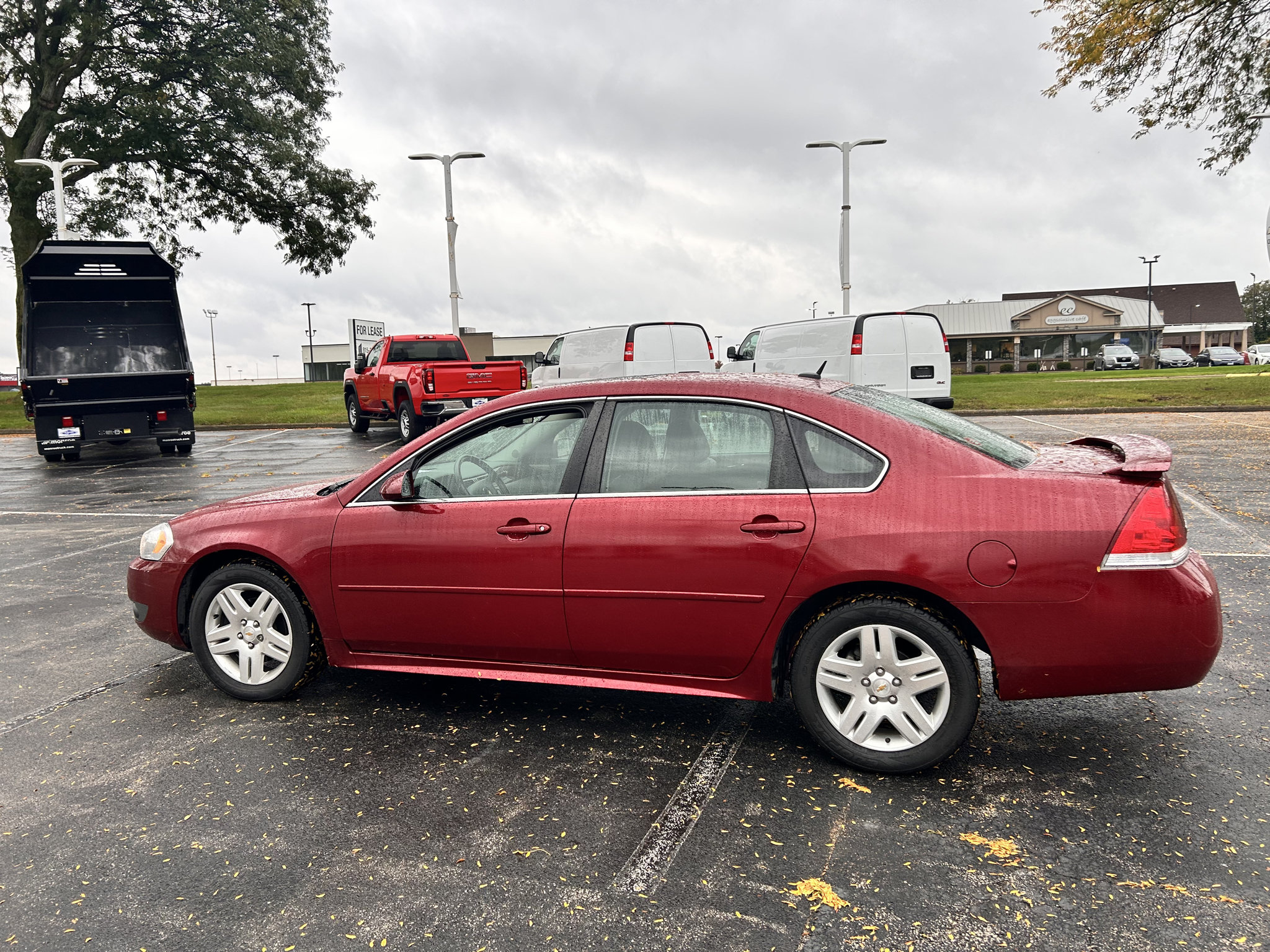 Used 2011 Chevrolet Impala LT w/ Luxury Edition Package FWD image 4