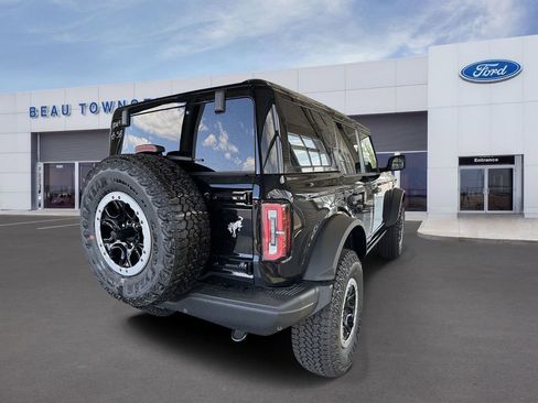 New 2025 Ford Bronco Badlands image 3