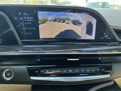 Used 2023 Cadillac Escalade ESV Premium Luxury RWD image 27
