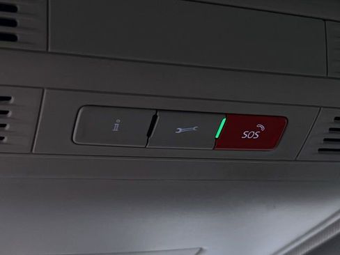 Used 2024 Volkswagen Taos SE image 27