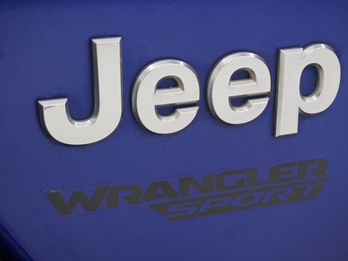 Used 2018 Jeep Wrangler Sport S image 9