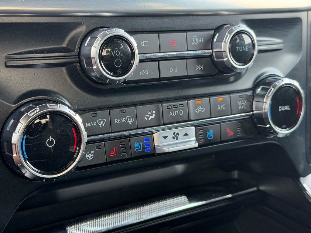 Used 2025 Ford F150 Lariat w/ Equipment Group 502A High AWD/4WD image 22