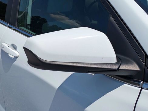 Used 2023 Chevrolet Equinox LT FWD image 30