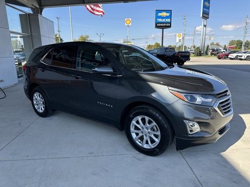 Used 2018 Chevrolet Equinox LT image 3