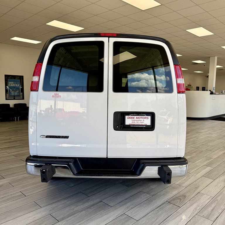 Used 2018 Chevrolet Express 2500 w/ Driver Convenience Package RWD image 8