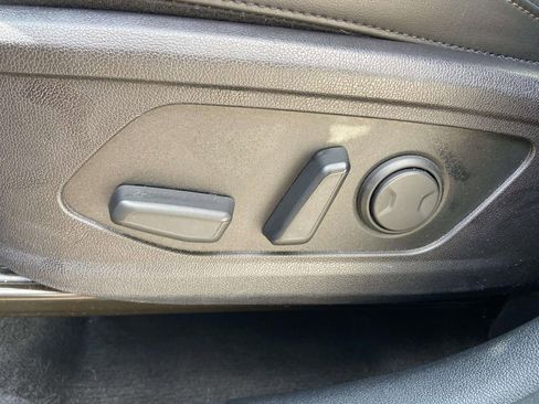 Used 2022 Kia Sorento S w/ Panoramic Sunroof Package FWD image 16
