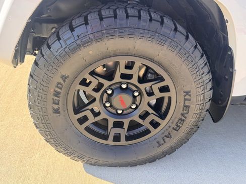 Used 2023 Toyota 4Runner TRD Off-Road Premium image 10