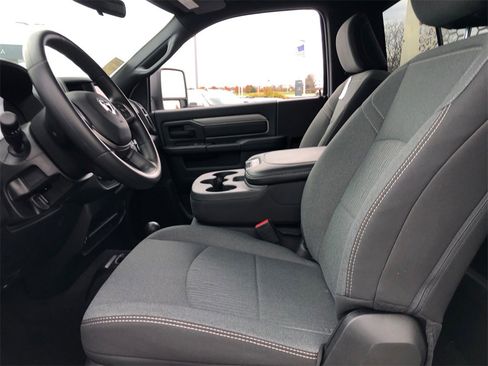 New 2024 RAM 2500 Tradesman w/ Chrome Appearance Group image 16