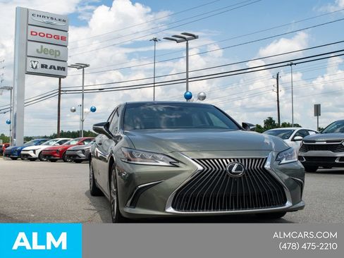 Used 2019 Lexus ES 350 Ultra Luxury FWD image 2