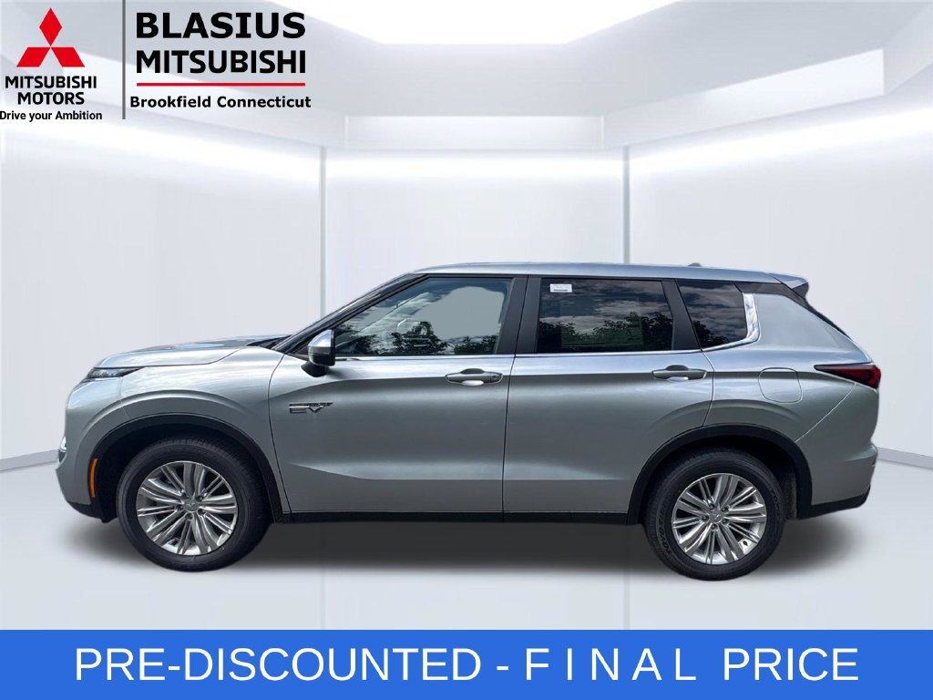 Used 2025 Mitsubishi Outlander ES AWD/4WD image 13