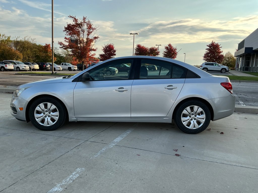 Used 2016 Chevrolet Cruze LS FWD image 6