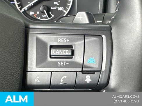 Used 2025 Nissan Rogue SV image 29