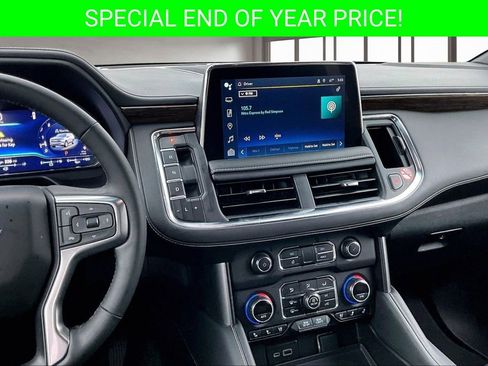 Used 2024 Chevrolet Suburban Premier image 9