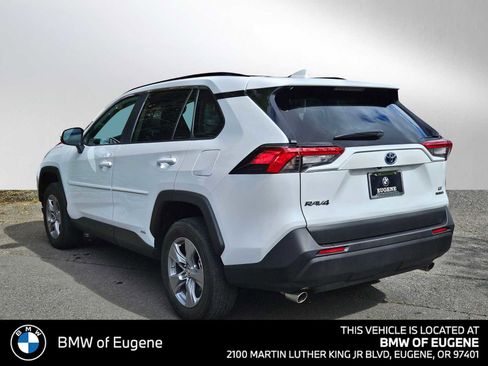 Used 2024 Toyota RAV4 LE AWD/4WD image 5