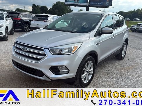 Used 2017 Ford Escape SE FWD image 1