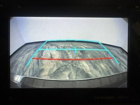 Used 2018 Toyota Sienna LE w/ Carpet Mat Package image 20