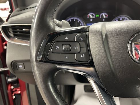 Used 2023 Buick Enclave Essence image 18