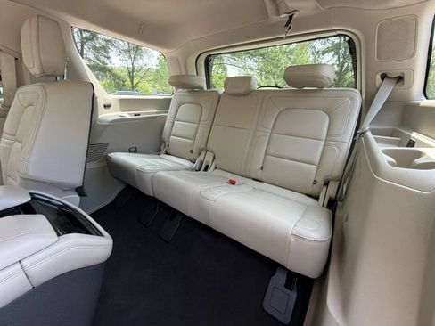 Used 2019 Lincoln Navigator Reserve AWD/4WD image 24