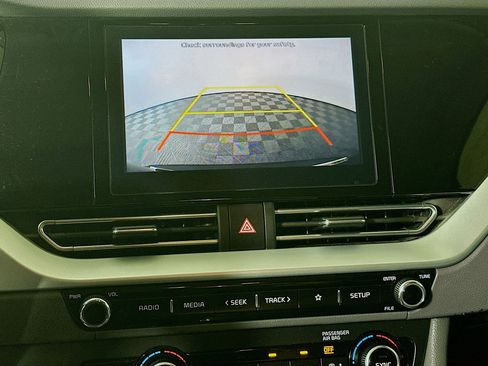 Used 2022 Kia Niro LX FWD image 24