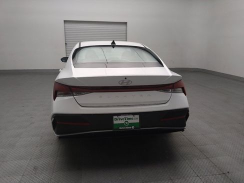 Used 2025 Hyundai Elantra SEL FWD image 6
