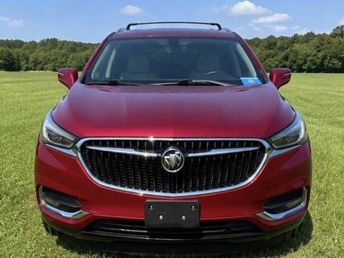 Used 2018 Buick Enclave Essence FWD image 3