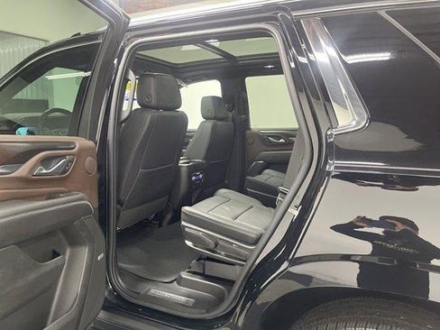 Used 2022 GMC Yukon Denali w/ Advanced Technology Package AWD/4WD image 7