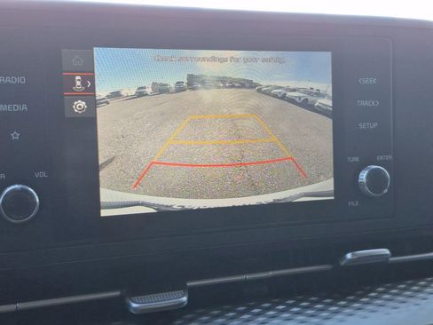 Used 2023 Kia Carnival LX image 24