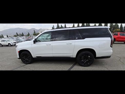 Used 2023 Cadillac Escalade ESV Sport Platinum w/ LPO, ONYX Package image 7