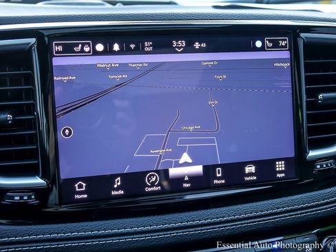 Used 2022 Chrysler Pacifica Limited w/ Uconnect Theater Family Group image 24