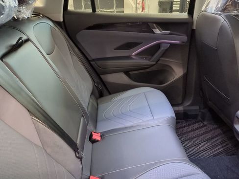 New 2026 Volkswagen Tiguan SE AWD/4WD image 33