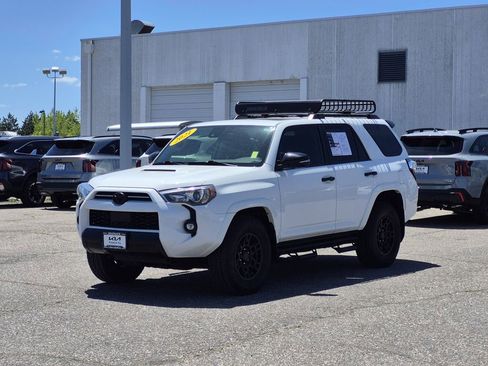 Used 2021 Toyota 4Runner Venture w/ Moonroof Package AWD/4WD image 4