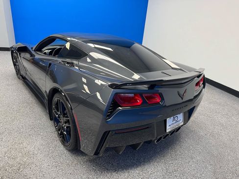 Used 2018 Chevrolet Corvette Stingray Coupe w/ Carbon Flash Badge Package RWD image 32