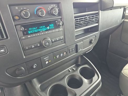 Used 2025 Chevrolet Express 3500 LT w/ LT Preferred Equipment Group RWD image 9