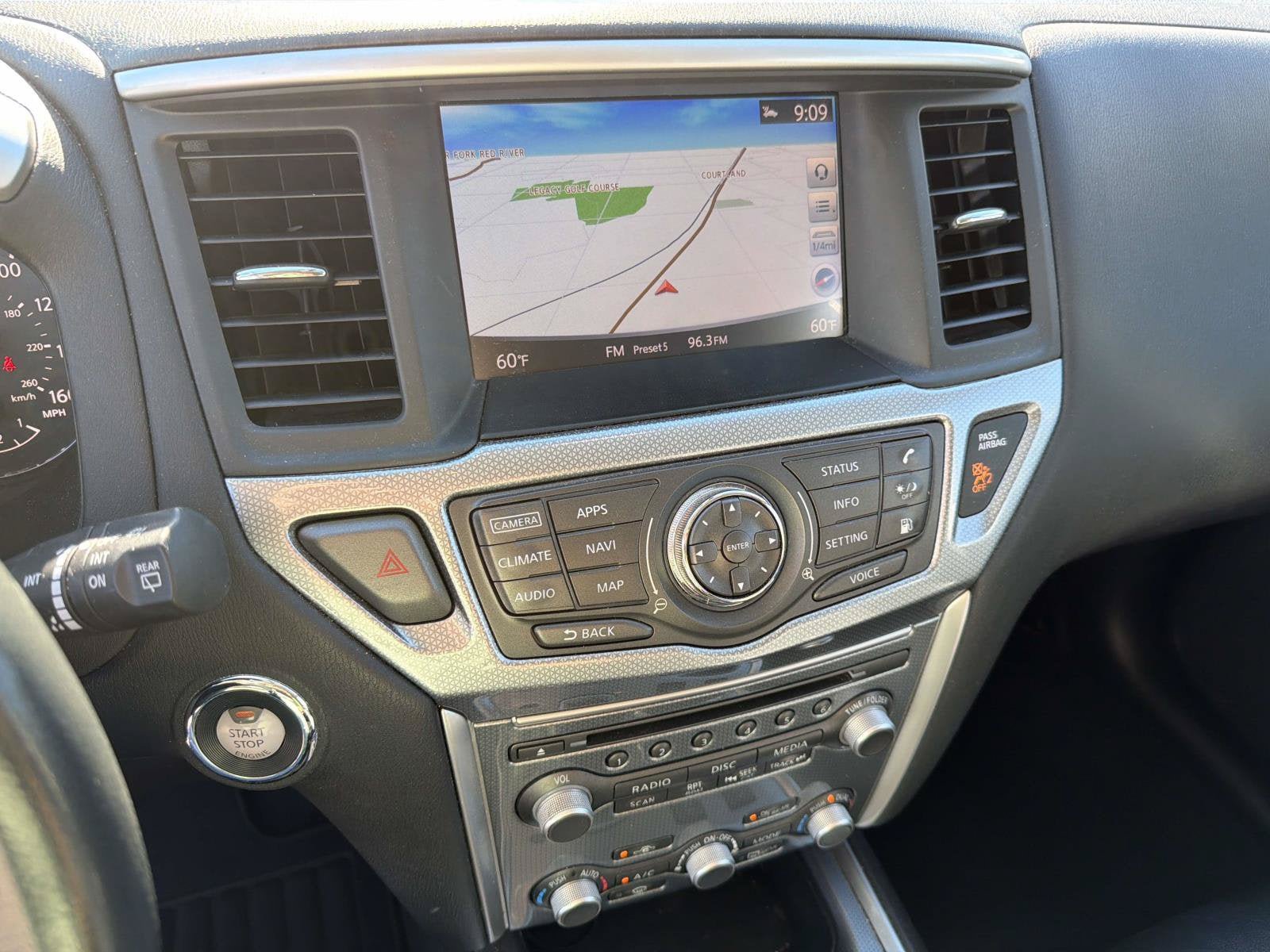 Used 2018 Nissan Pathfinder SL w/ SL Premium Package AWD/4WD image 16