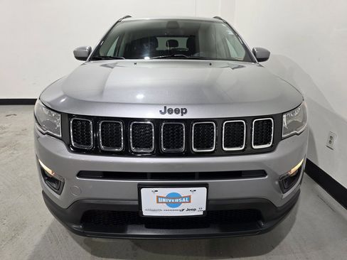 Used 2019 Jeep Compass Altitude w/ Cold Weather Group image 9