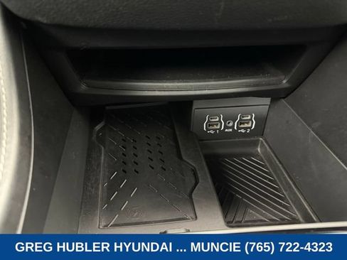 Used 2025 Chrysler Pacifica Limited FWD image 37
