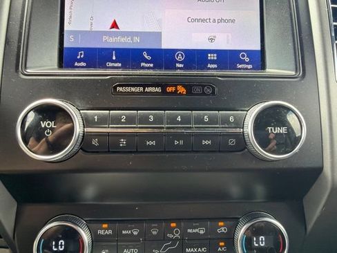 Used 2020 Ford Expedition XLT w/ Equipment Group 202A AWD/4WD image 38