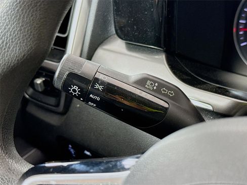 Used 2023 Kia Sorento LX image 4